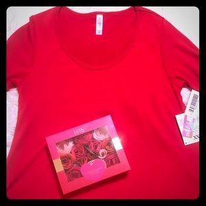 LuLaRoe Solid Red Short Sleeve Perfect Tee